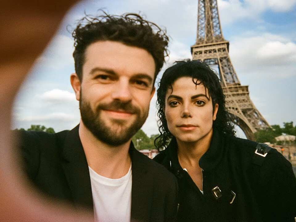 celebrity selfie image example 6